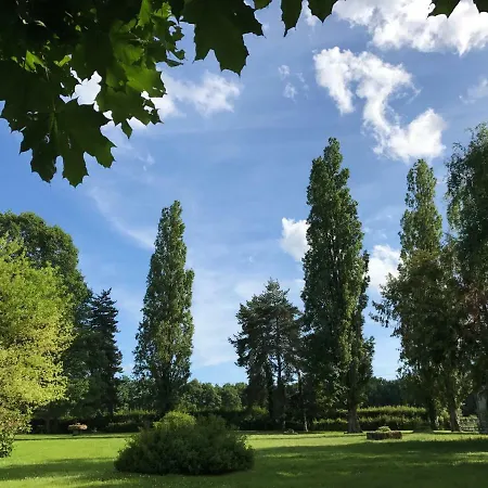Le Domaine Du Mijarnier Bed & Breakfast 3*
